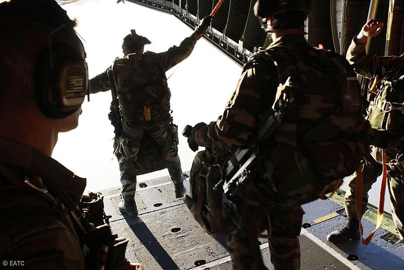 Parachutists at exercise Colibri Parachutists at exercise Colibri