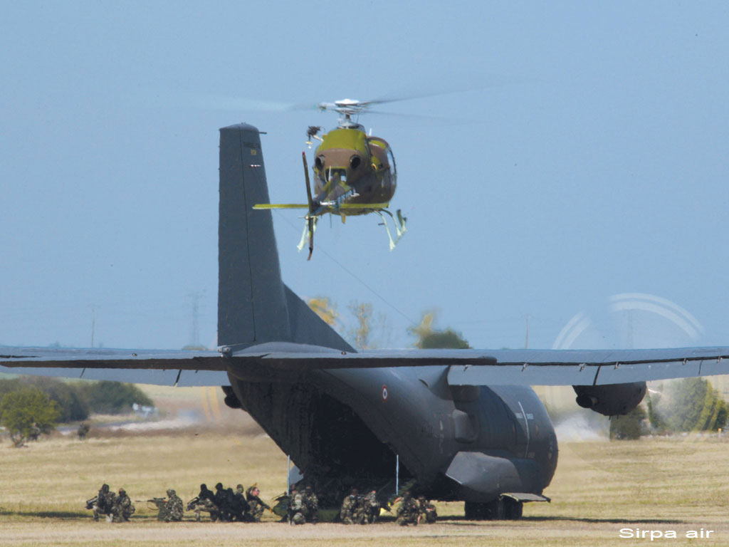 French Transall in exercise (Picture by SIRPA Air) French Transall in exercise (Picture by SIRPA Air)